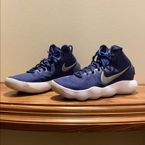Ladies Nike Basketball Shoes